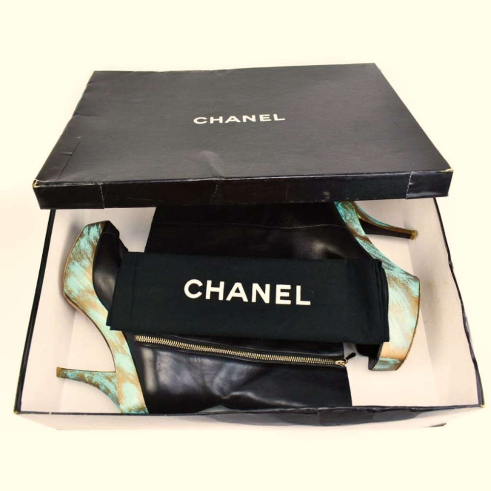 PRE-ORDER RUNWAY CHANEL limited edition stylish boots